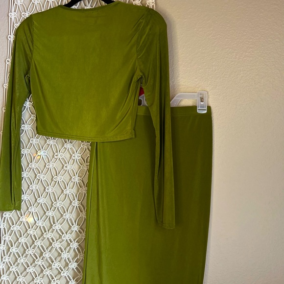 Nasty Gal Green Skirt and Cropped Long Sleeve Matching Set Size 4 - Picture 7 of 7